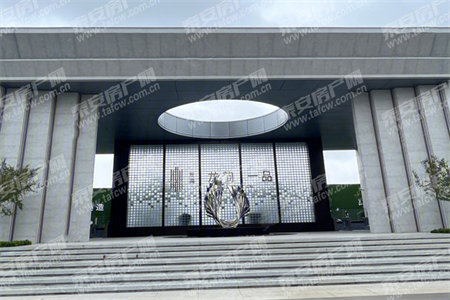 复兴265m2门市加100多平3房出售